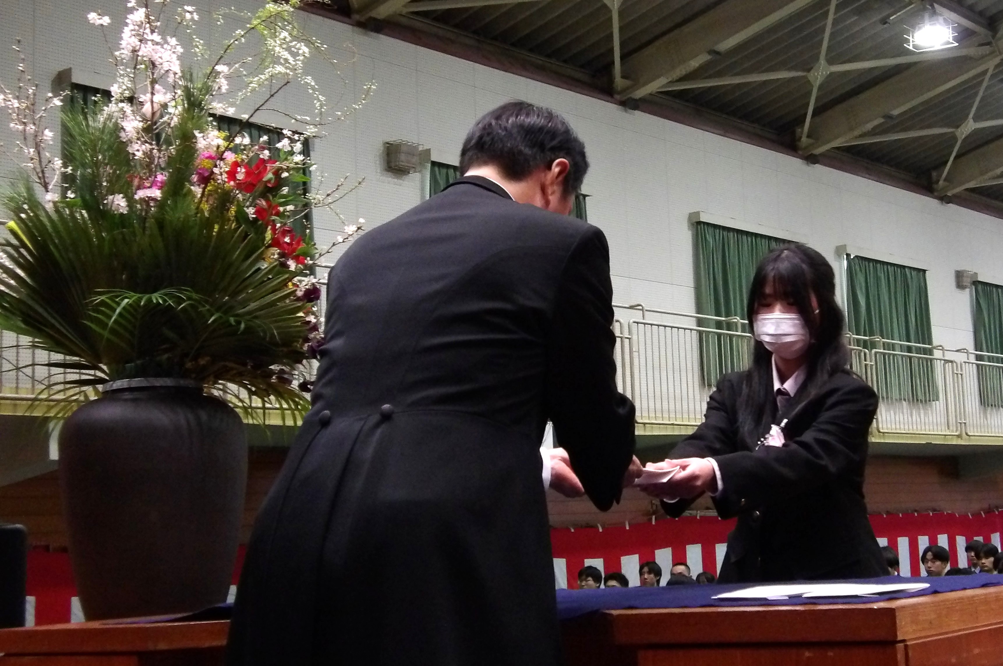 令和７年度卒業証書授与式を挙行しました。